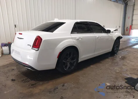 2021 Chrysler 300 300S z USA, uszkodzony, nr VIN 2C3CCABG7MH537412